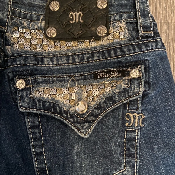 Miss Me Jean. Bootcut Signature rise Size 28. - Picture 4 of 6